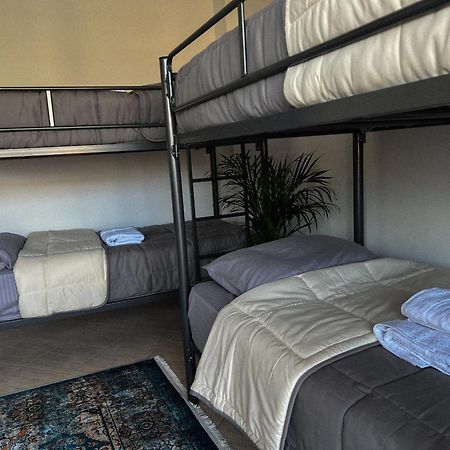 Hostel By Fenix טיראנה מראה חיצוני תמונה