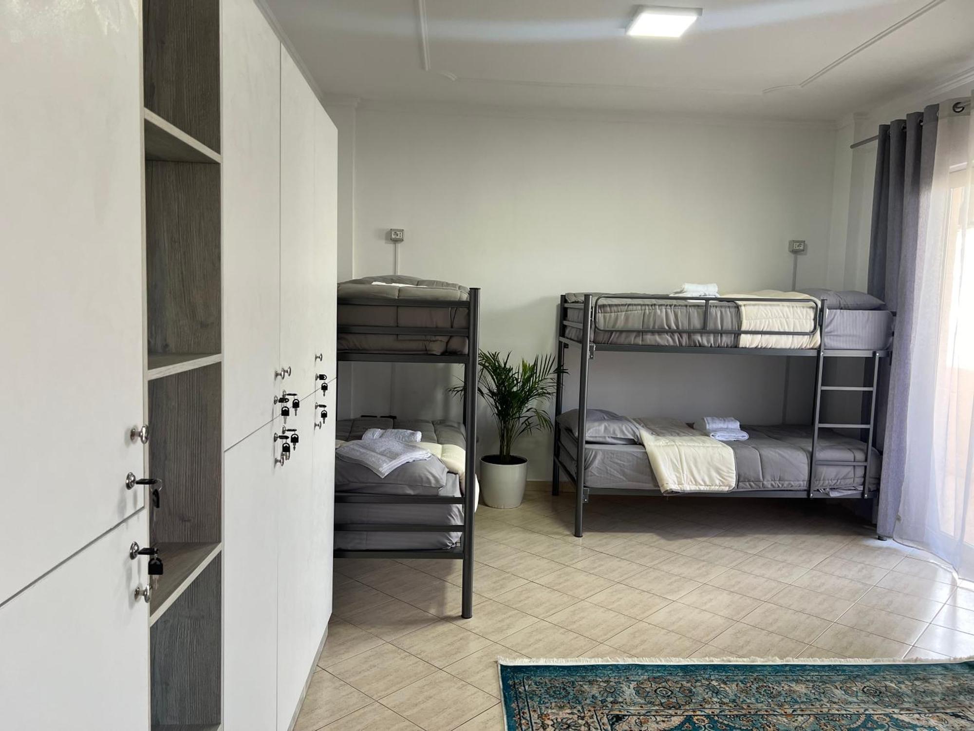 Hostel By Fenix טיראנה מראה חיצוני תמונה